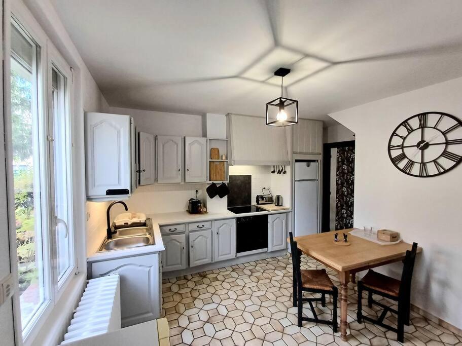 Maison De Village Avec Jardin Torpes  Zewnętrze zdjęcie